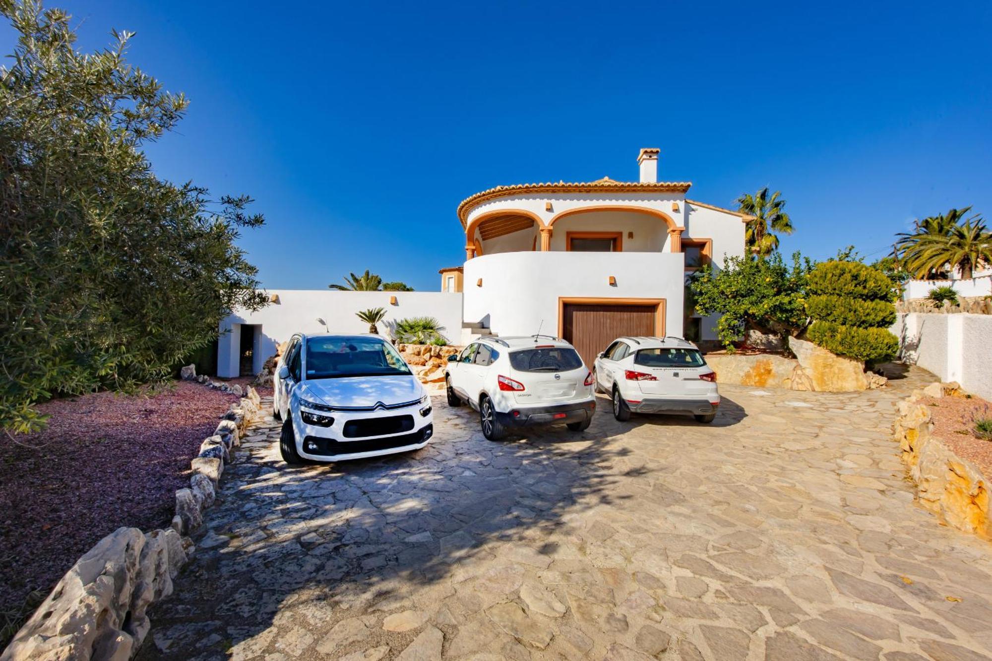 Altamira - Plusholidays Villa *